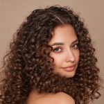 چگونه حالت موی فر را حفظ کنیم؟